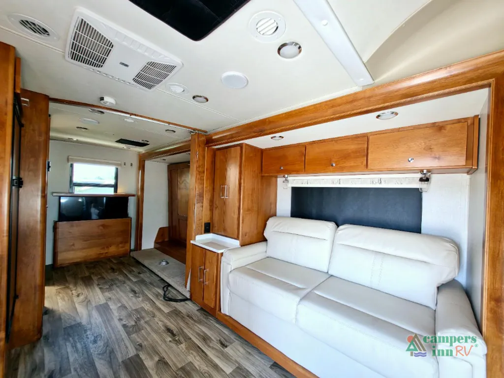2019 Tiffin Wayfarer 24 FW, Photos photo 9