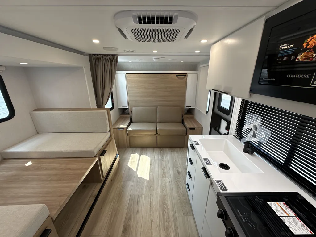 2027 Winnebago Micro Minnie 2108DS, Photos photo 3