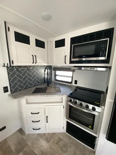2025 Palomino Puma 337BH, Photos photo 20