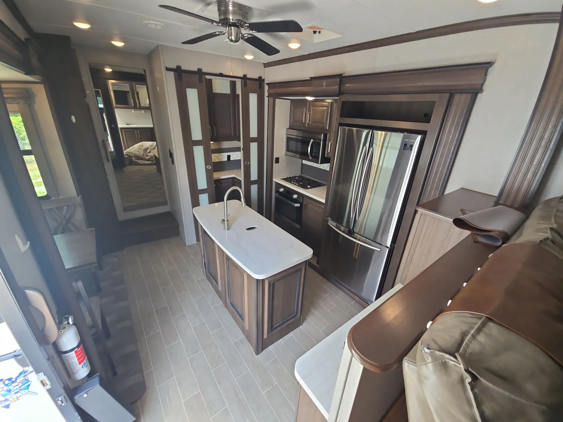 2020 Keystone Alpine 3711KP — living area main