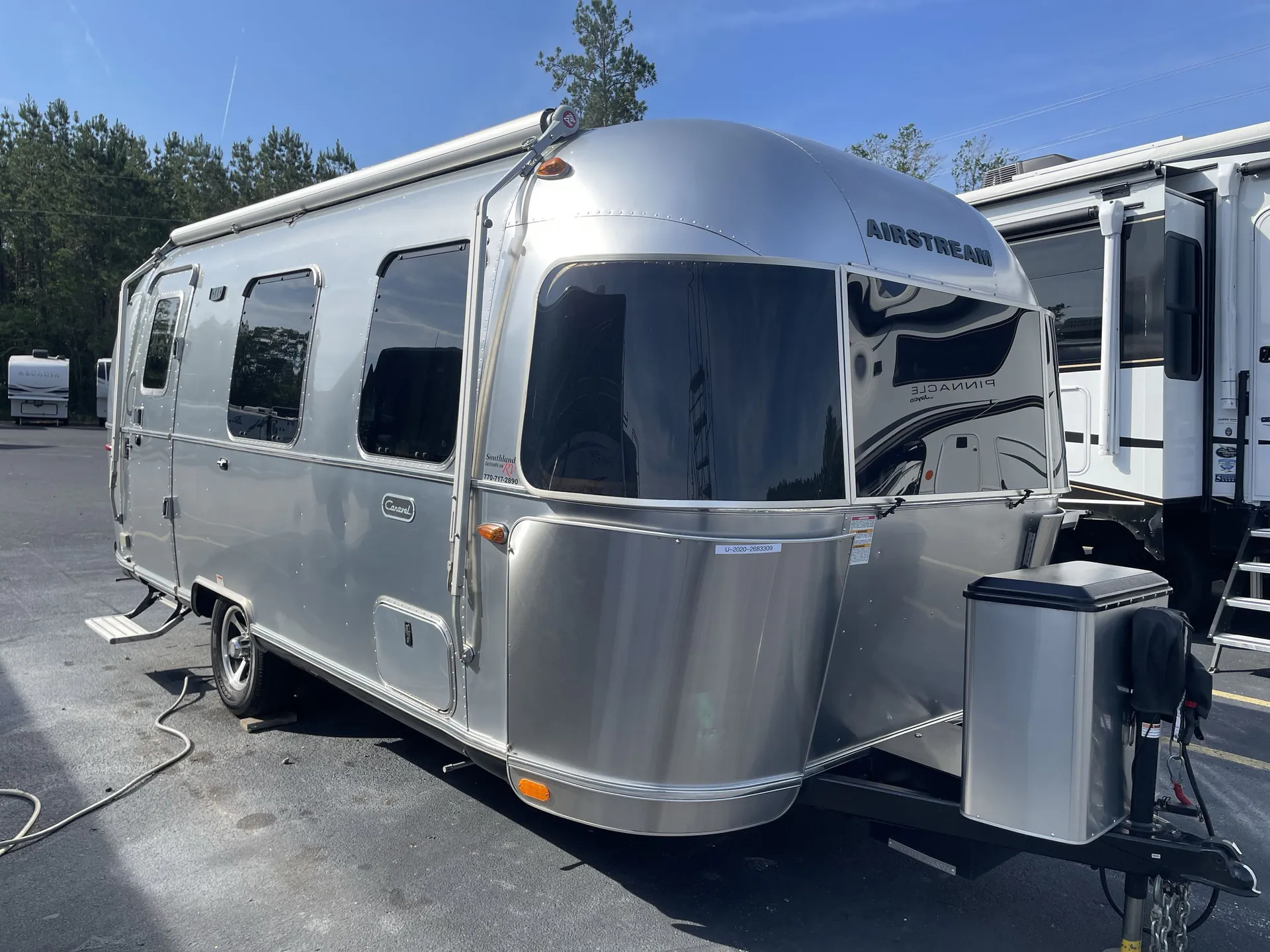 2020 airstream Caravel 22FB - Photo 2