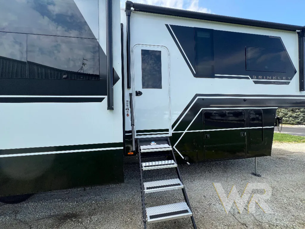 2026 Brinkley Model G 3950, Photos photo 11