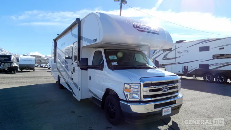 2026 Thor Motor Coach Outlaw 29T - Photo 2