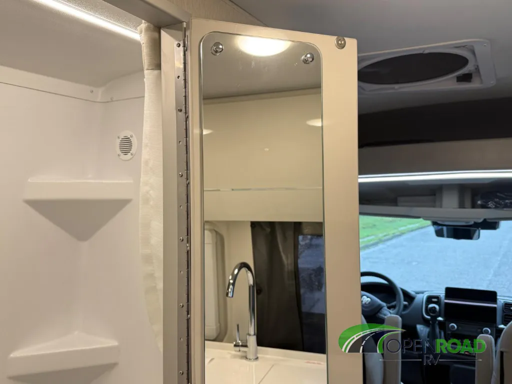 2026 Thor Motor Coach Tellaro 20U, Photos photo 31