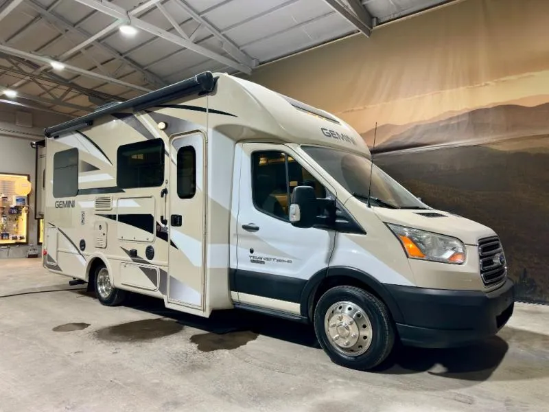 2016 Thor Motor Coach Gemini 23TR - Main photo