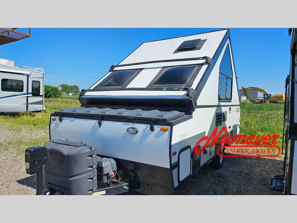2019 Forest River RV Rockwood Hard Side High Wall Series 212HW - Photo 2