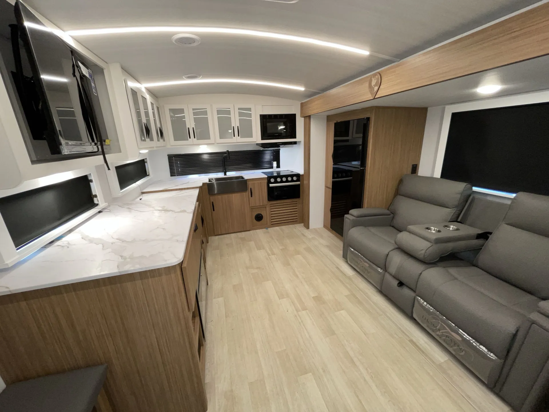 2025 Keystone Passport SL Series 2700RK — living area main