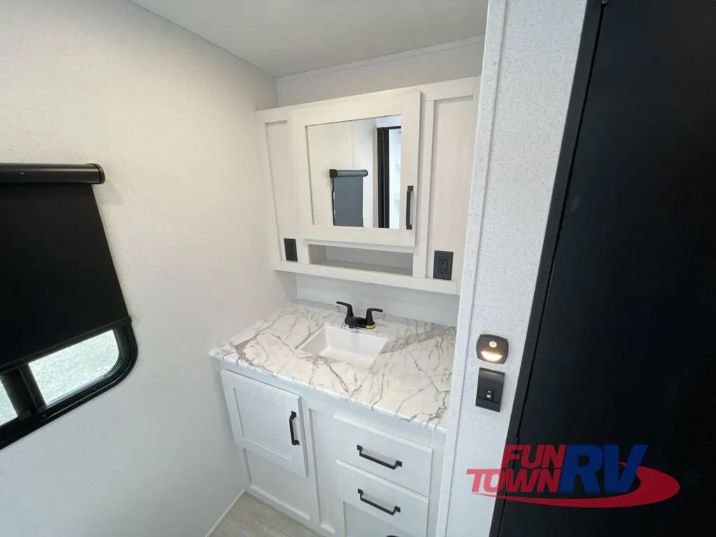 2026 Forest River Solaire 2580RBSS, Photos photo 26