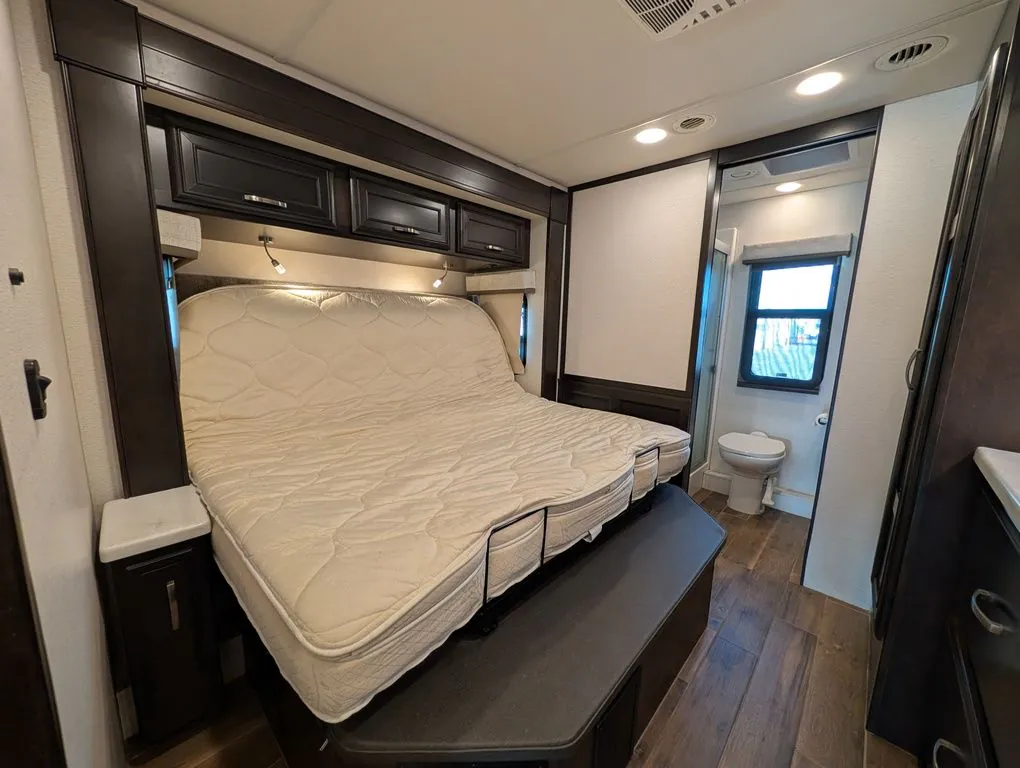 2023 Entegra Coach Accolade 37K, Photos photo 32
