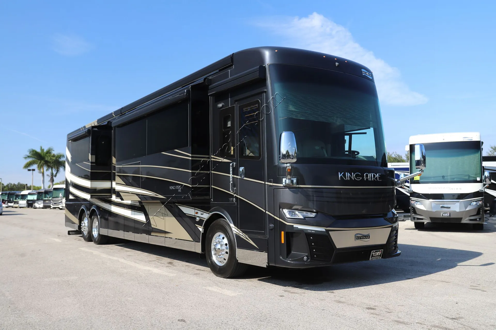 2023 Newmar King Aire 4521 - Photo 3