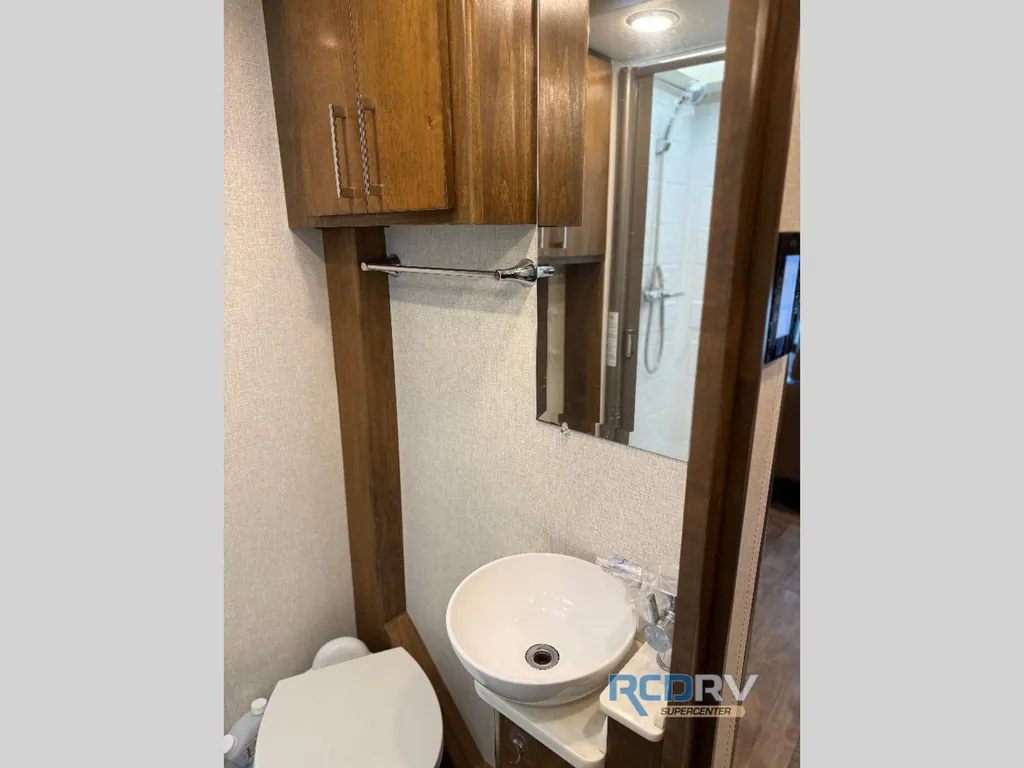 2019 Tiffin Wayfarer 25 QW, Photos photo 15