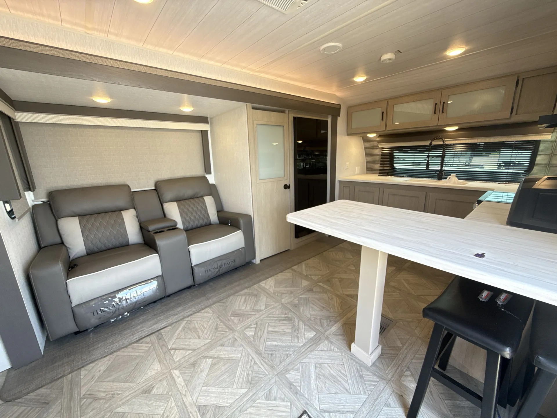 2024 Forest River Salem 28FKG — living area main