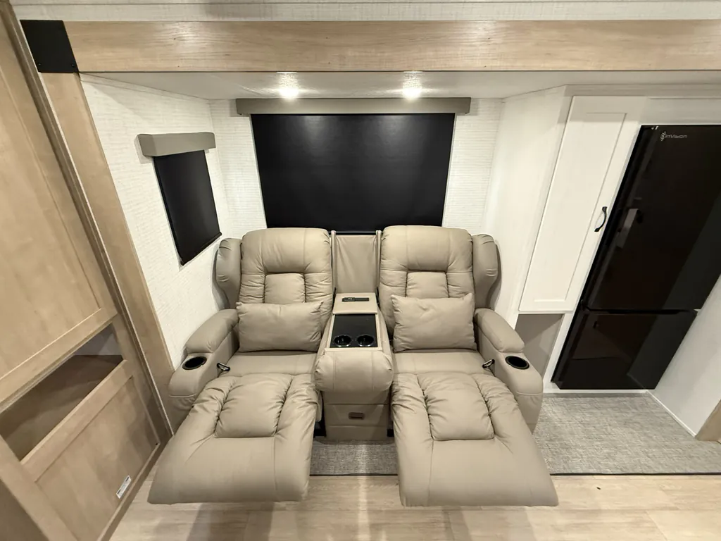2025 Forest River Solaire 2420RBS, Photos photo 16