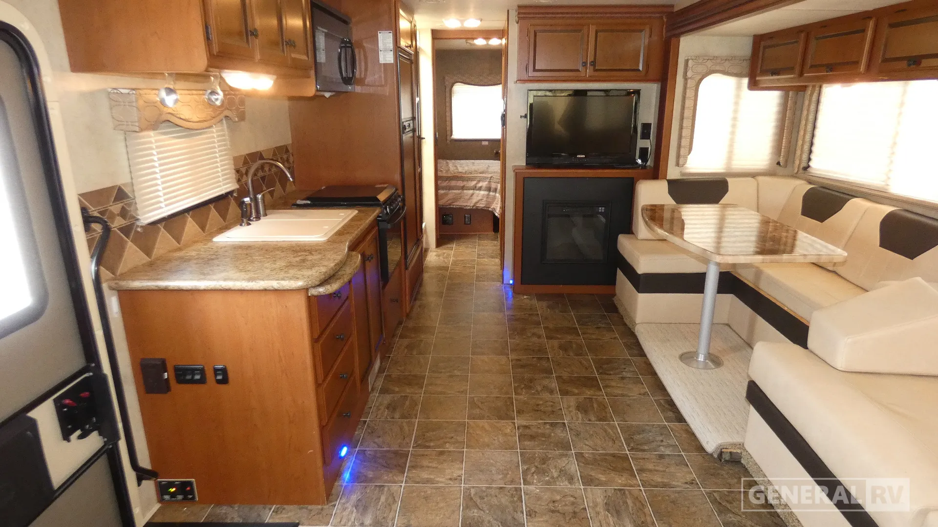 2013 Thor Motor Coach Windsport 32A - Photo 3