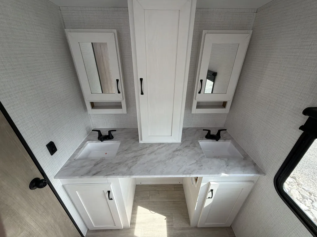 2025 Forest River Solaire 3300FLBS, Photos photo 16