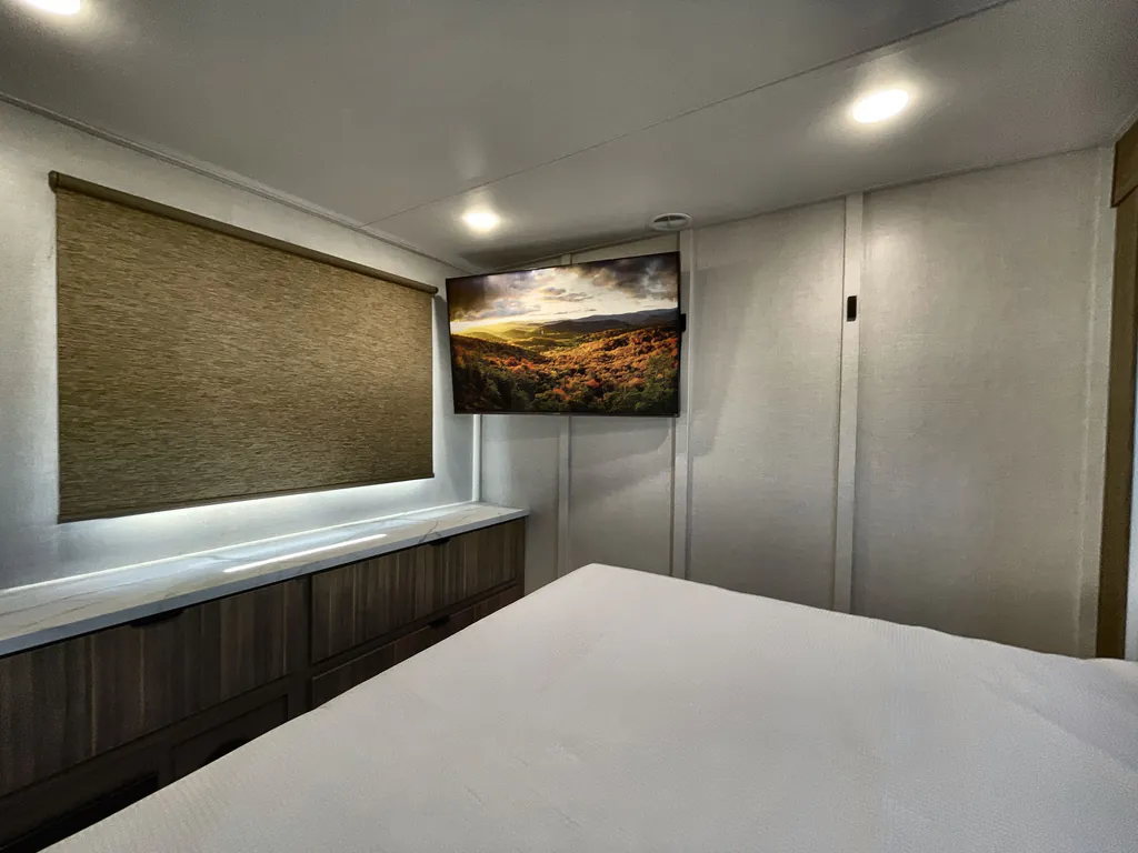 2027 Forest River Salem Villa 40FKP, Photos photo 24