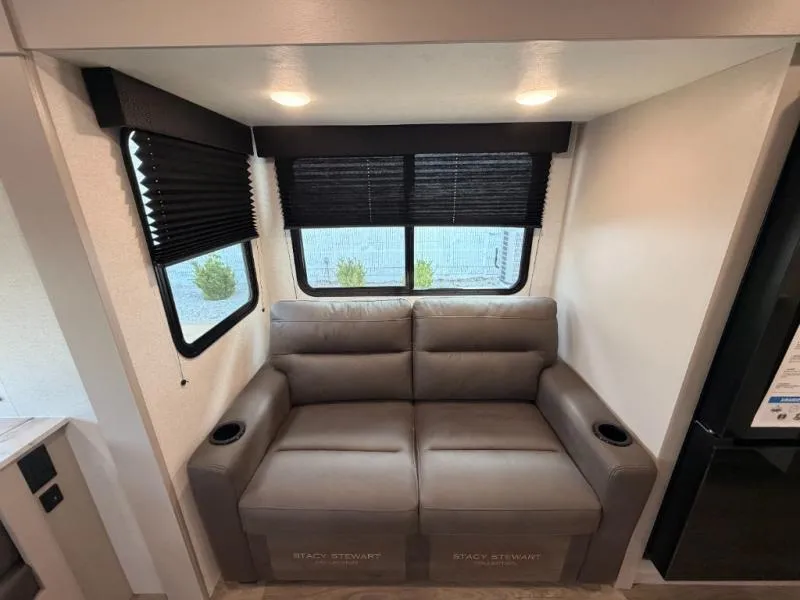 2026 Jayco Jay Feather SL 25RLSL - Photo 3