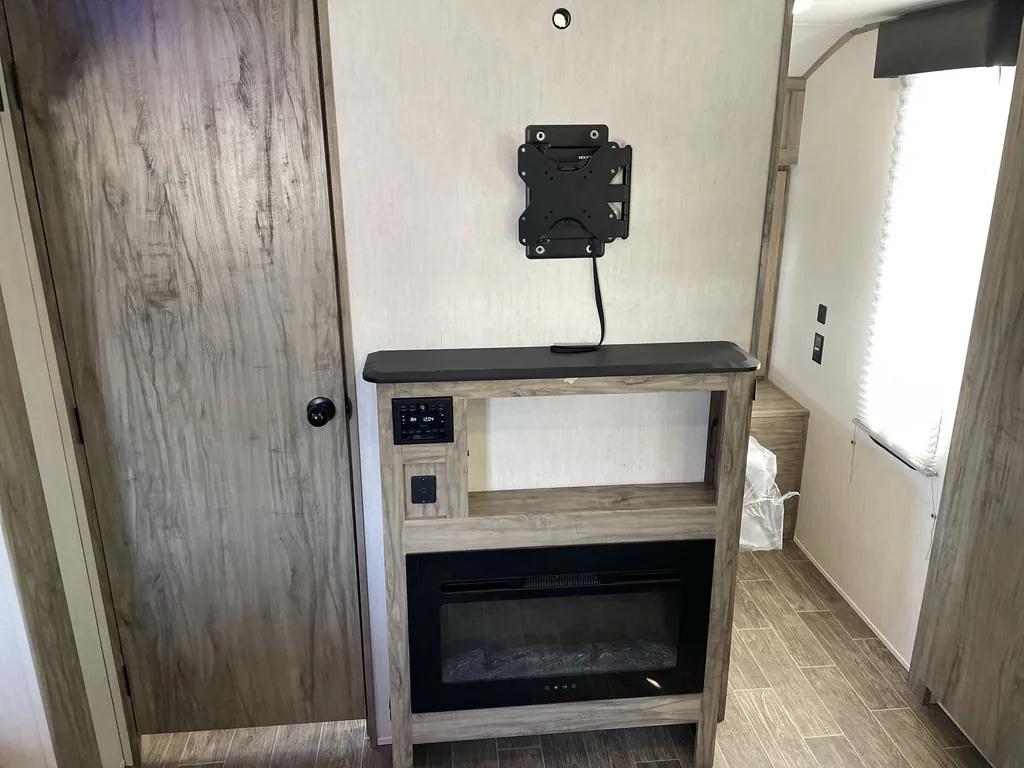 2022 Forest River Cherokee Alpha Wolf 26DBH-L, Photos photo 14