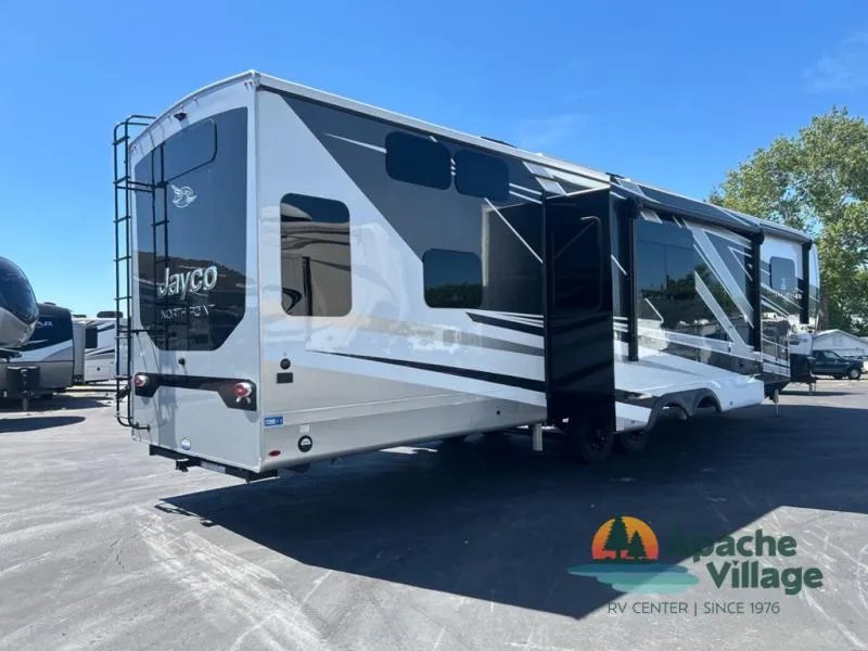2026 Jayco North Point 395DSDB - Photo 4