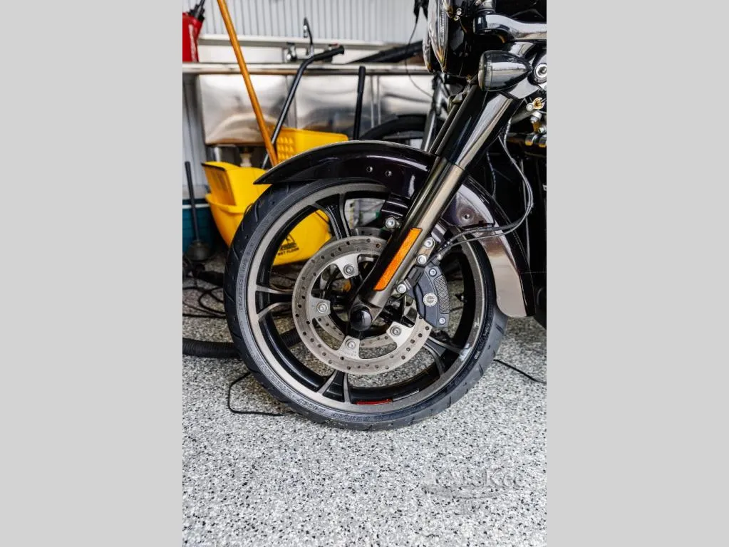 2021 Harley-Davidson Street Glide CVO TRIKE - Photo 2
