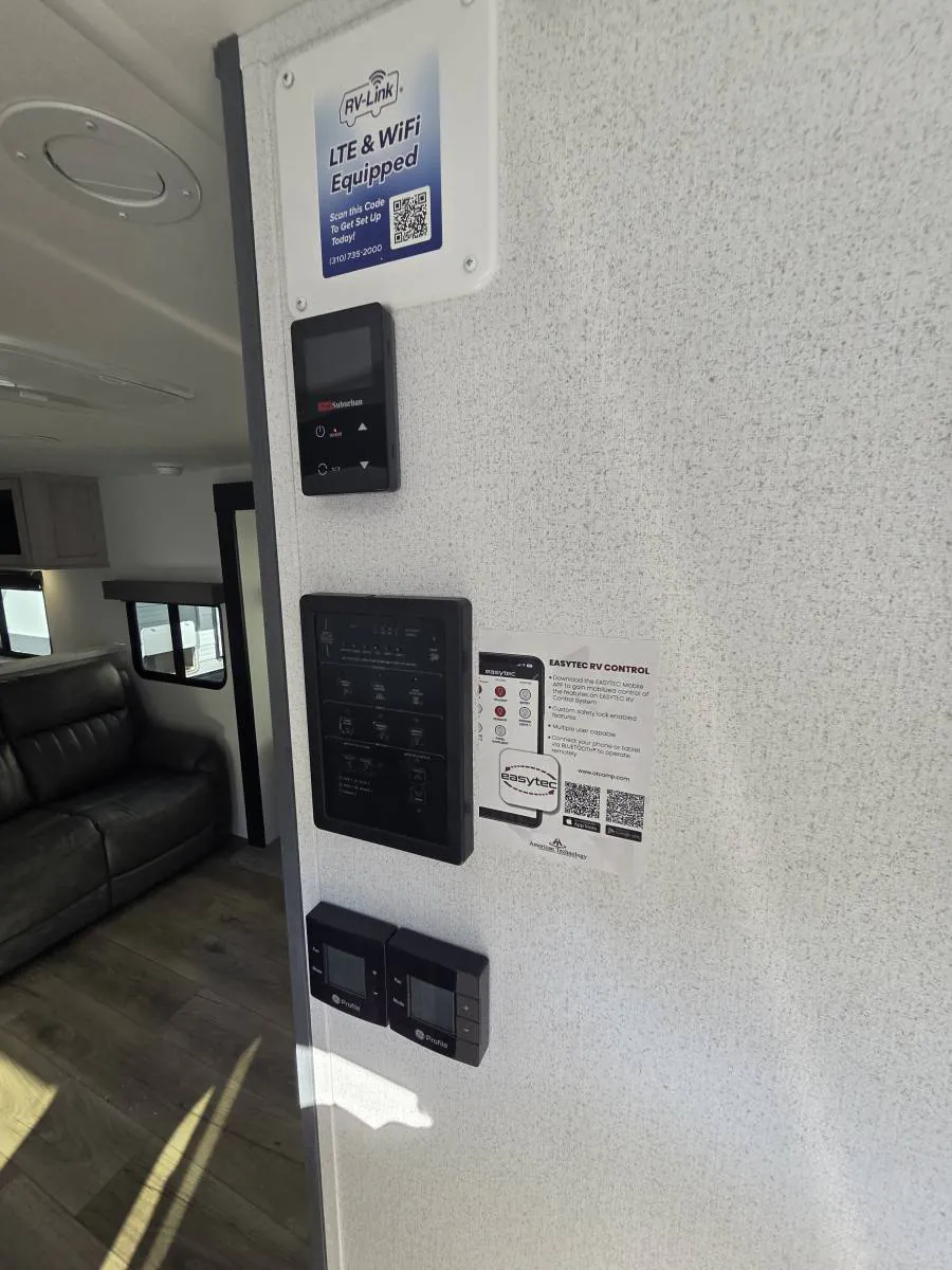 2027 Forest River Solaire 3060RKTS, Photos photo 32