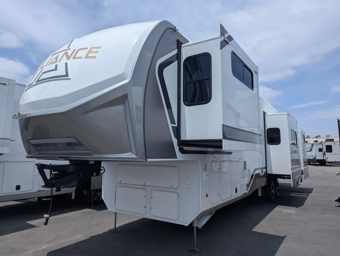 2026 Alliance RV Paradigm 395DS - Photo 4