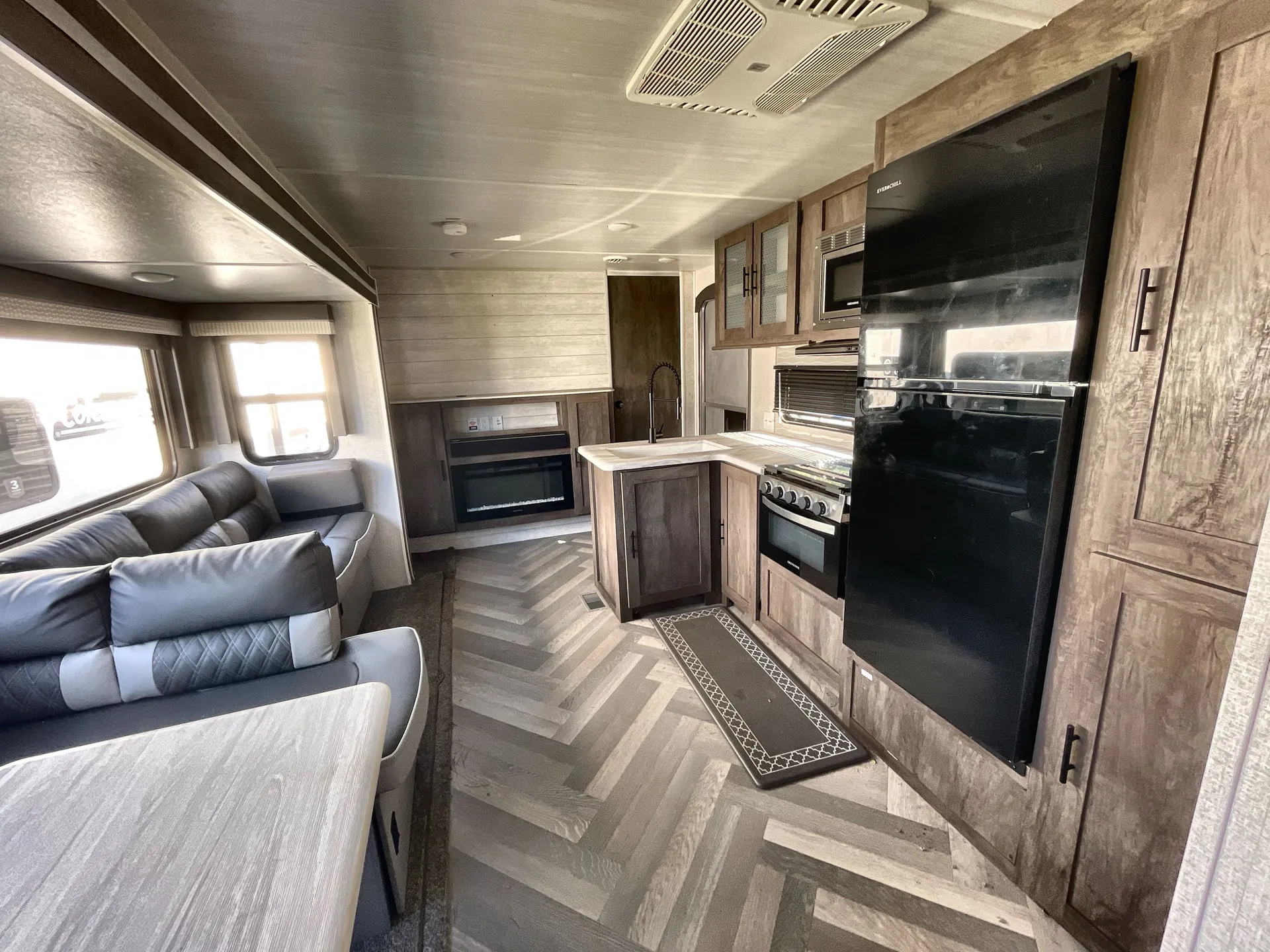 2021 Forest River Wildwood 32BHDS — living area main
