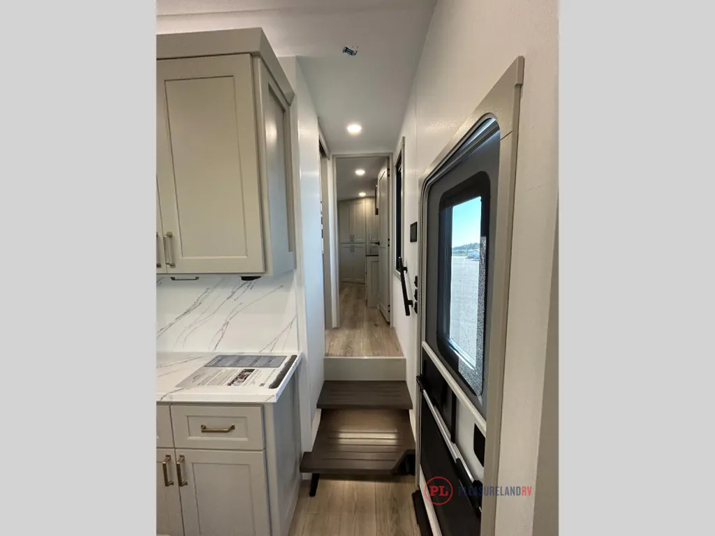 2026 Brinkley Model G 4100, Photos photo 33