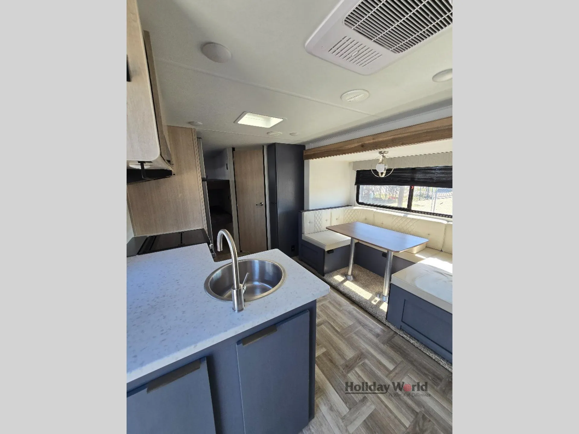 2024 Prime Time Tracer 240BHSLE - Photo 4