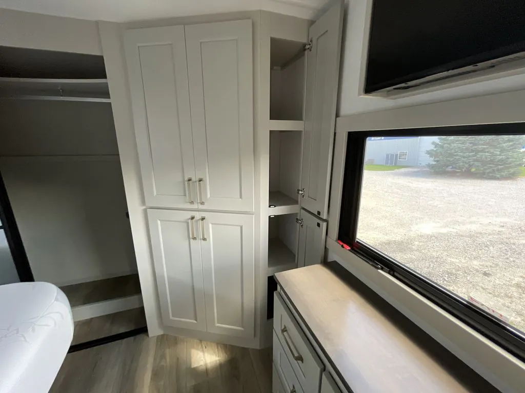 2025 Brinkley Model G 3250, Photos photo 71