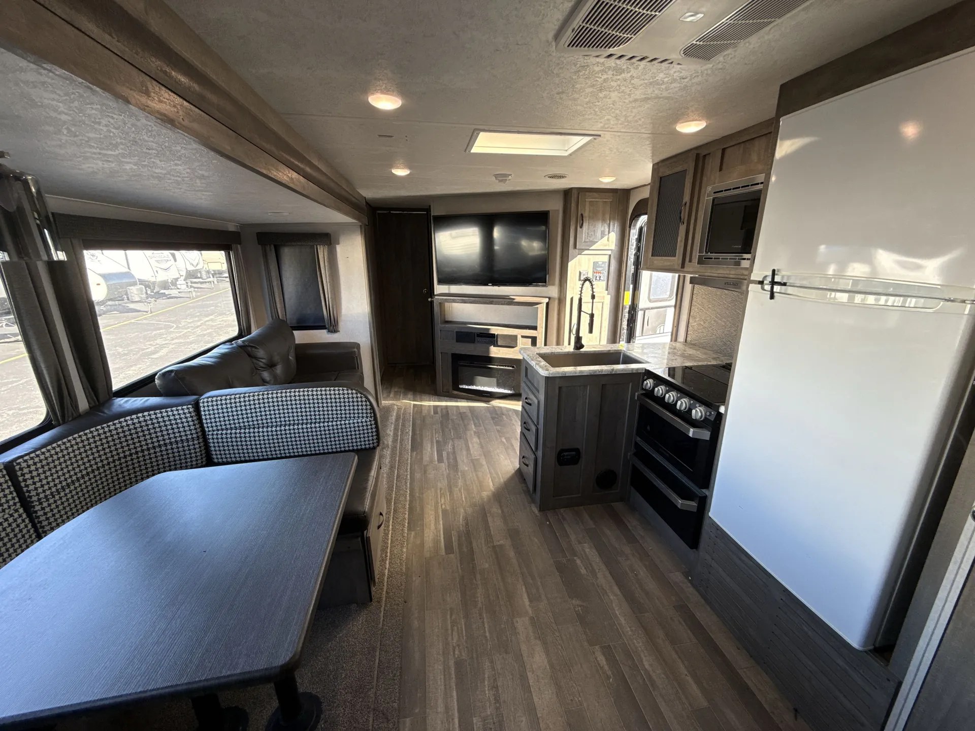 2020 Forest River Vibe 32BH — living area main