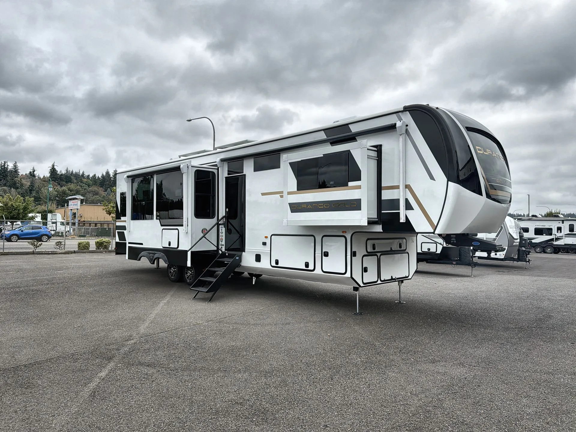 2027 K-Z Durango Gold G359ROQ - Photo 2