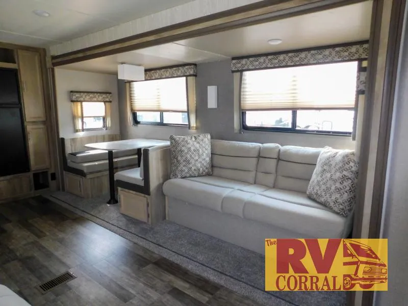 2021 Coachmen Catalina Legacy Edition 303RKDS - Photo 3