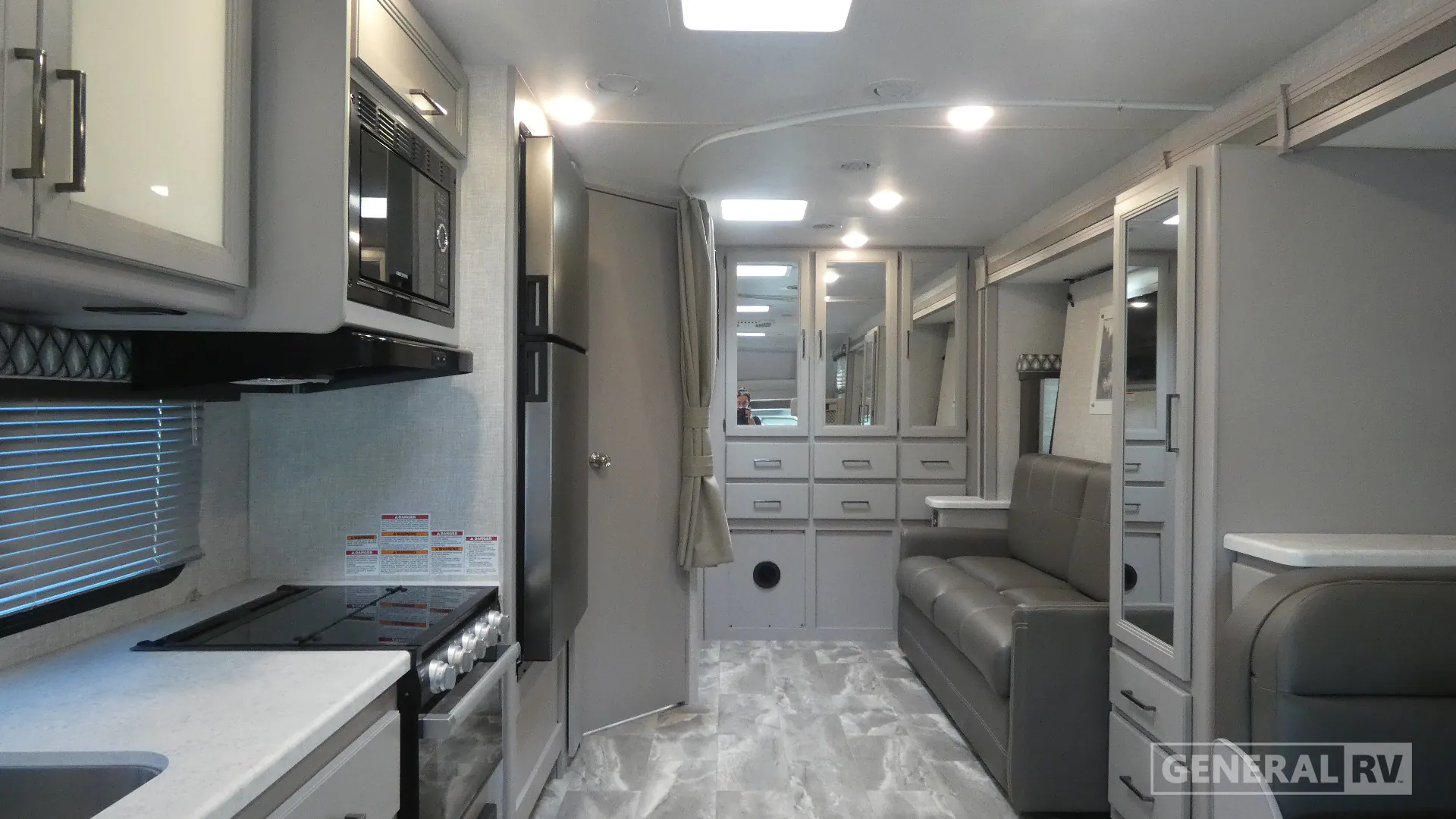 2022 Thor Motor Coach Quantum LC LC27 - Photo 3