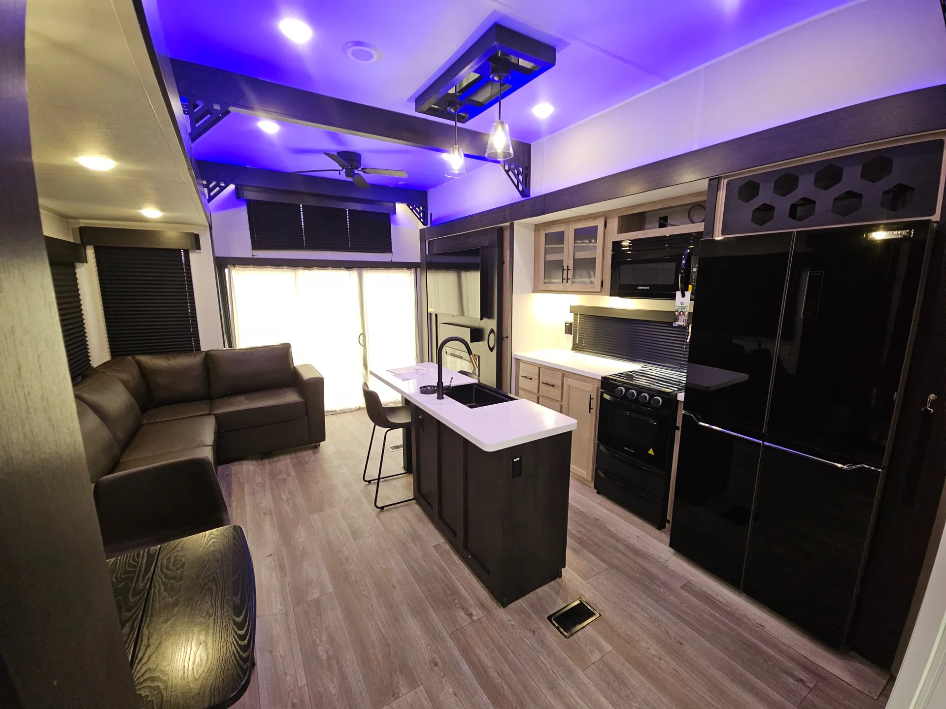 2027 Forest River Cherokee Timberwolf 39JM — Photo 5