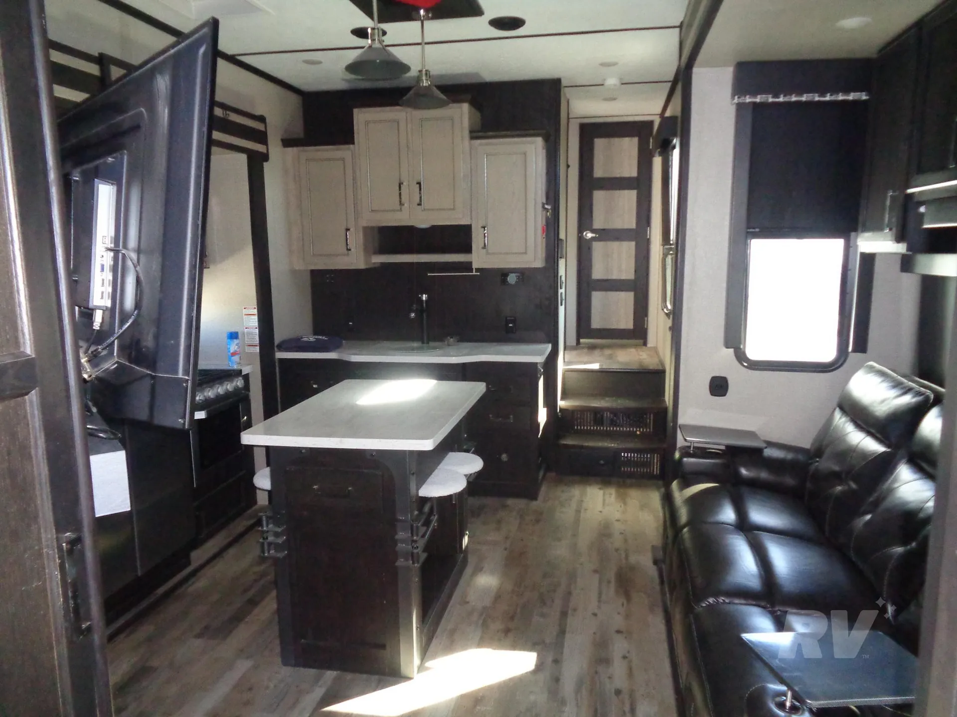 2019 Keystone Fuzion 419 - Photo 3
