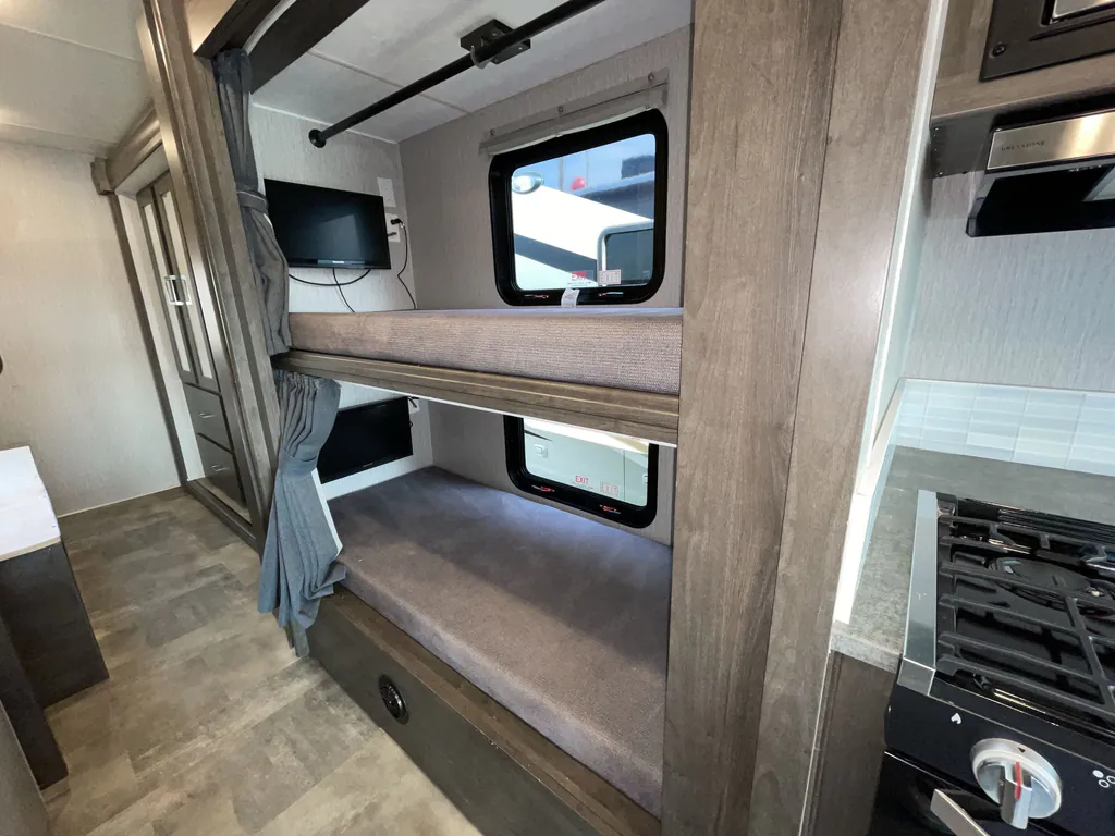 2023 Coachmen Pursuit 31BH, Photos photo 19