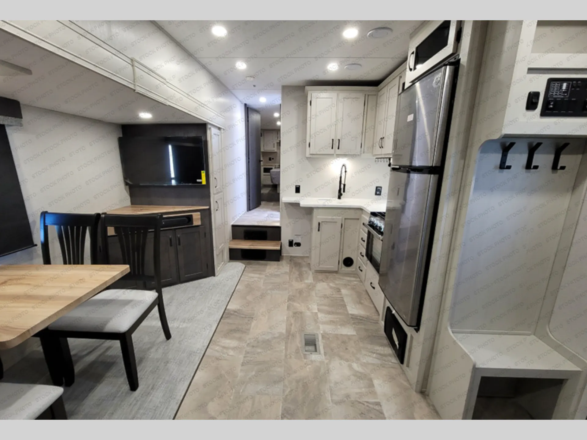2027 Coachmen Chaparral Lite 254RLS - Photo 4
