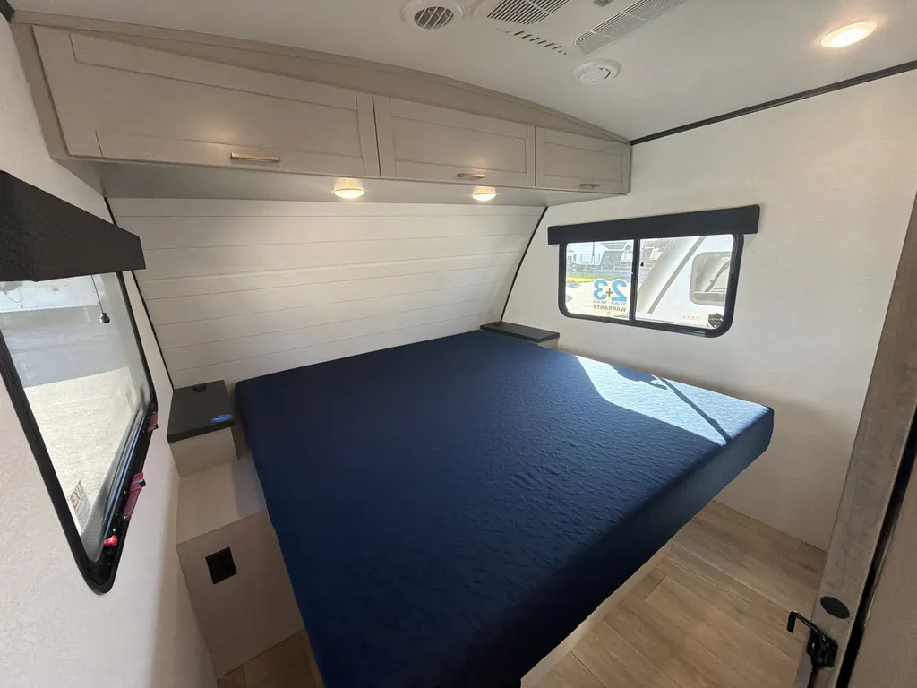 2027 Jayco Jay Feather 29BHB, Photos photo 15