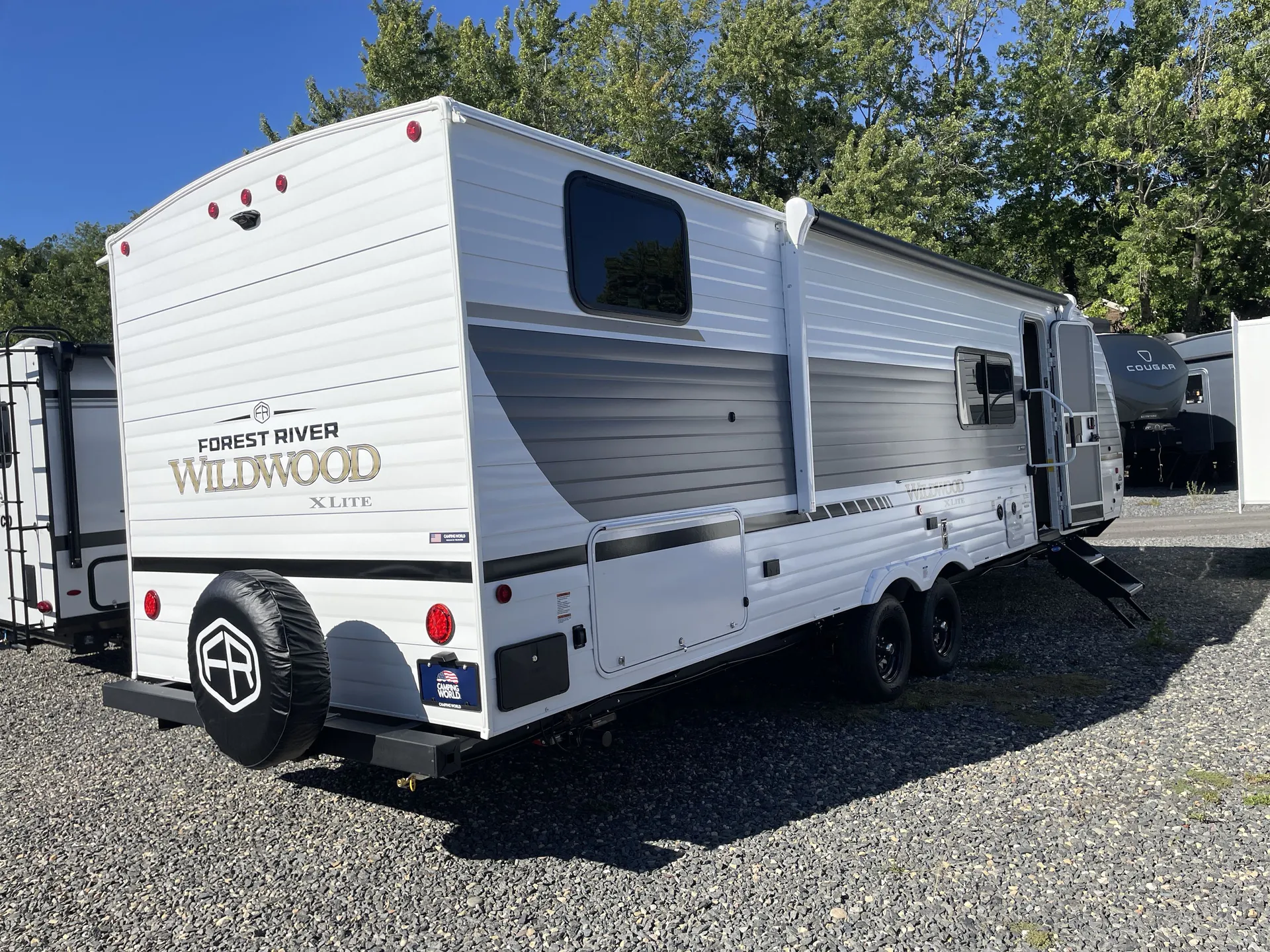 2027 Forest River Wildwood X-Lite 273QBXL — off campside