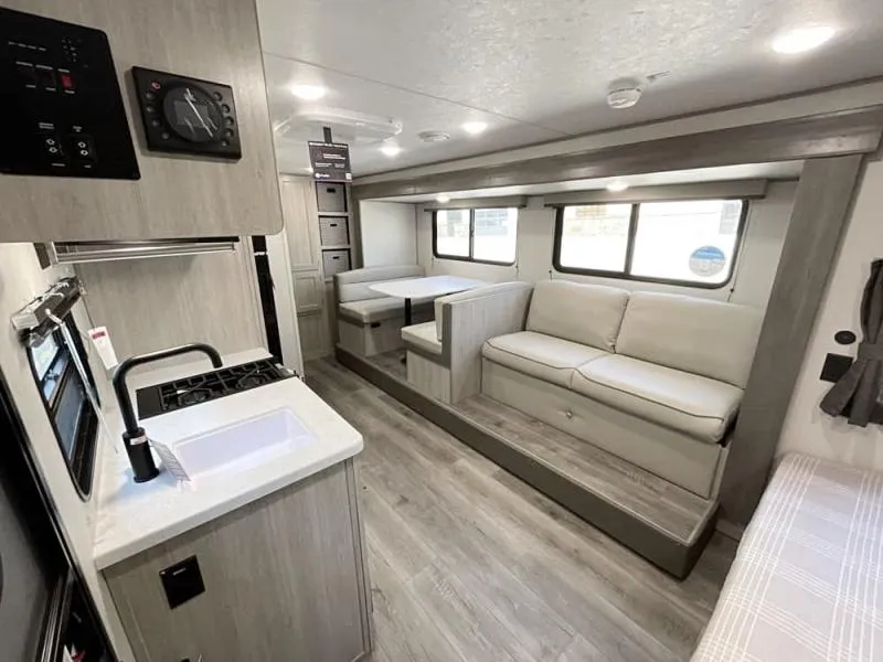 2026 Coachmen Catalina Summit Series 7 184MKS - Photo 2