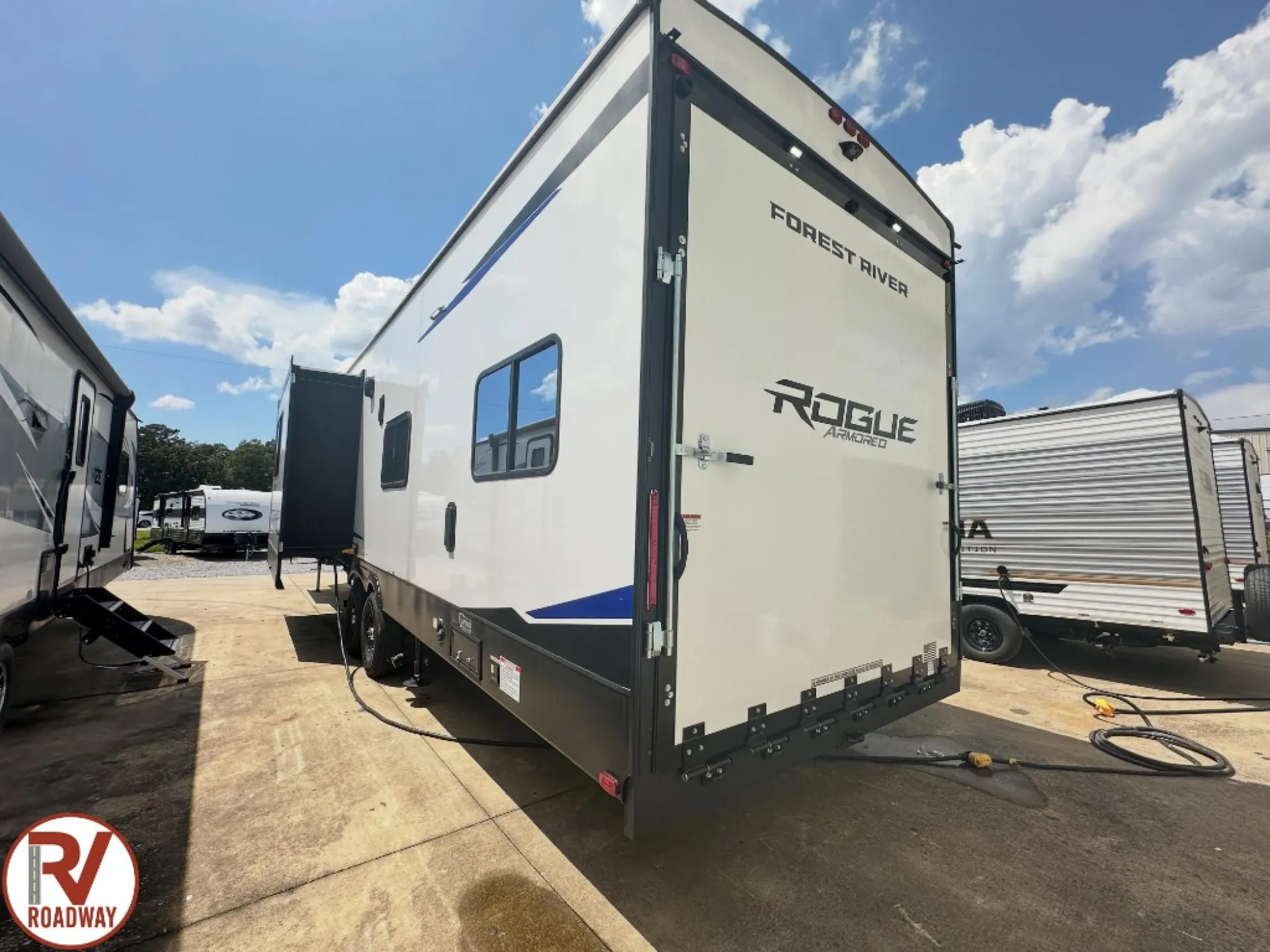 2026 Forest River Vengeance Rogue Armored 391T145 - Photo 4