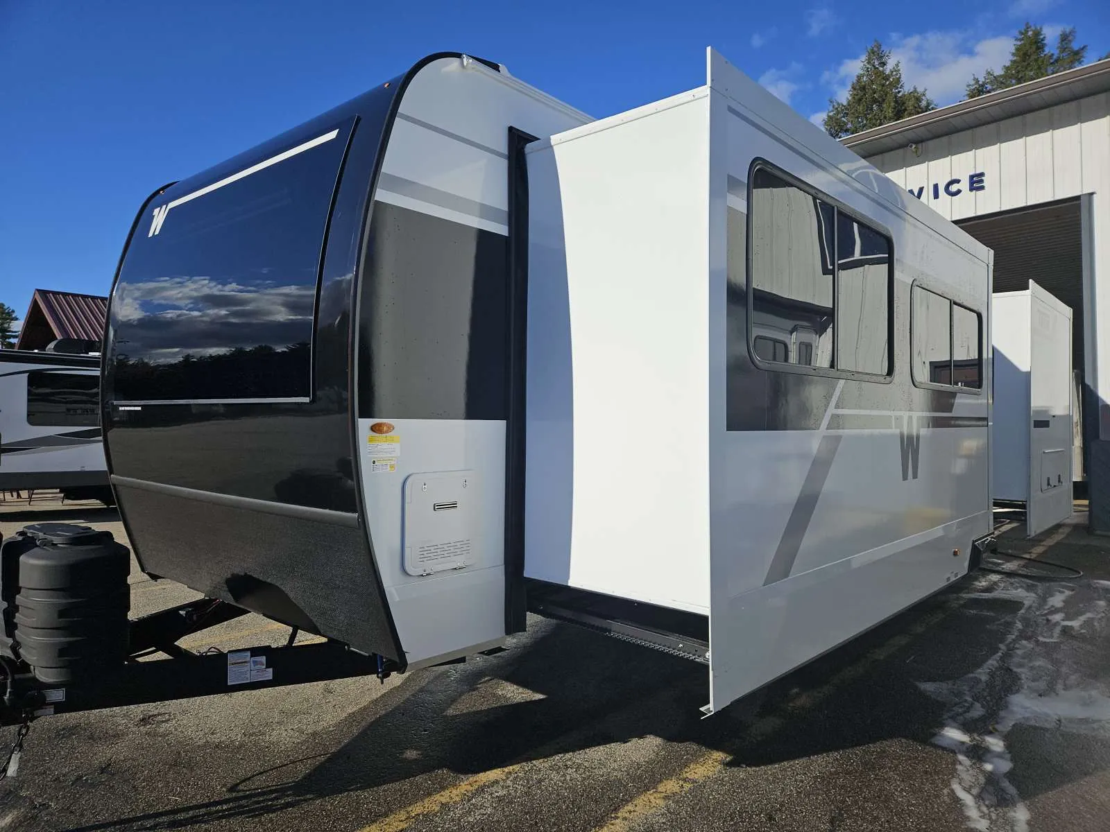2026 Winnebago Thrive 26FKD - Photo 4