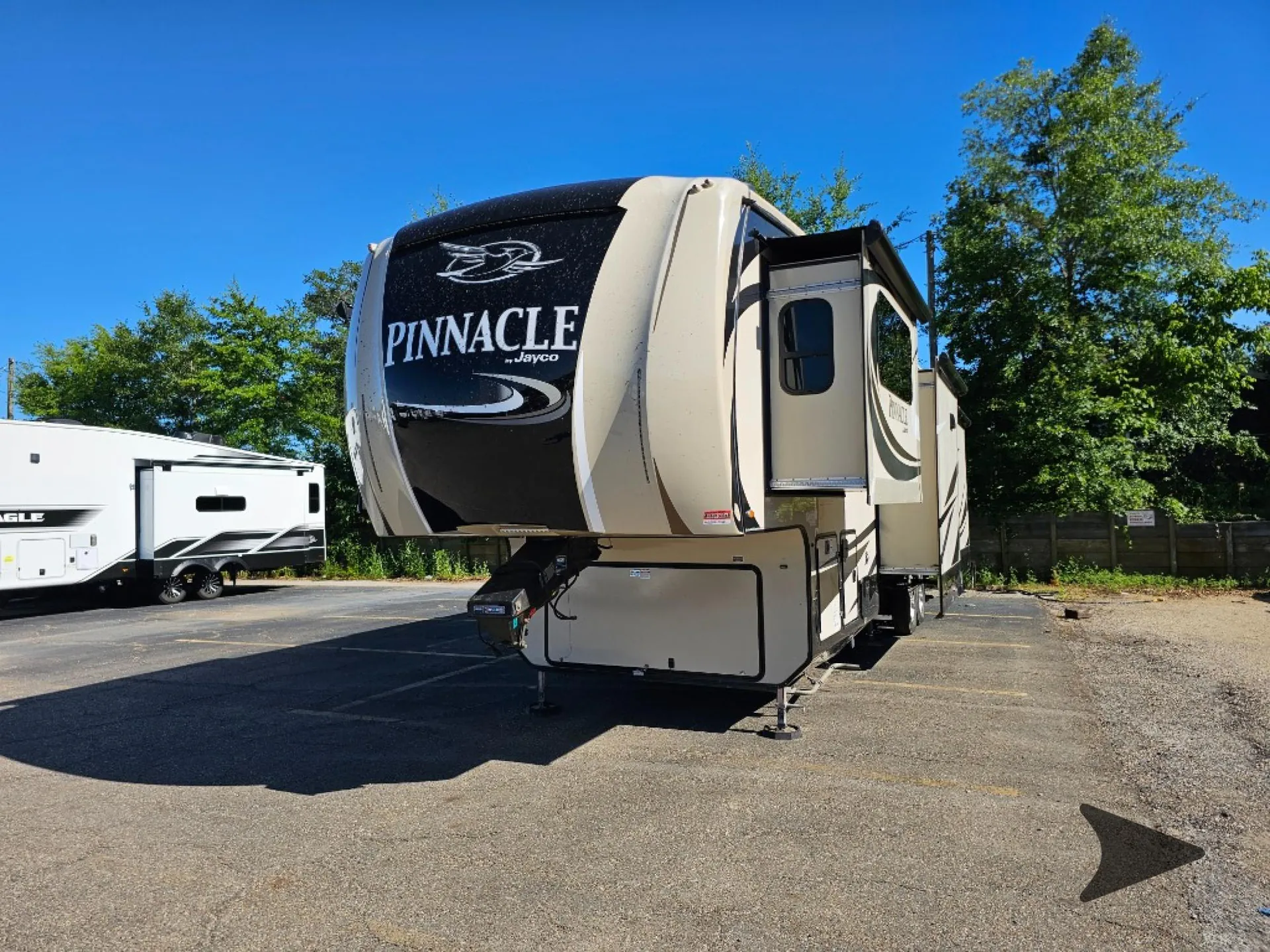 2017 Jayco Pinnacle 38FLSA - Photo 4