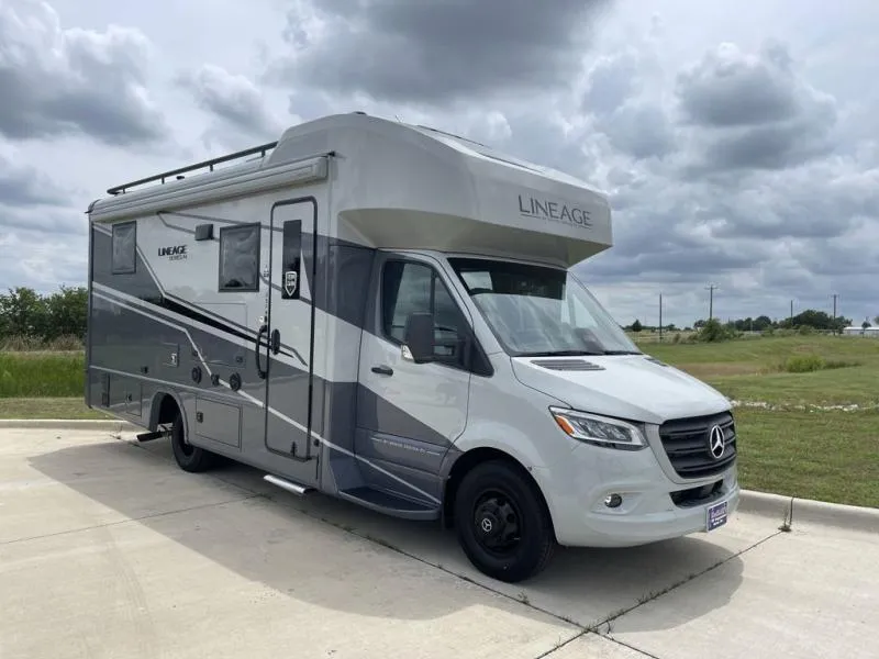 2027 Grand Design Lineage Series M 25FW - Photo 3