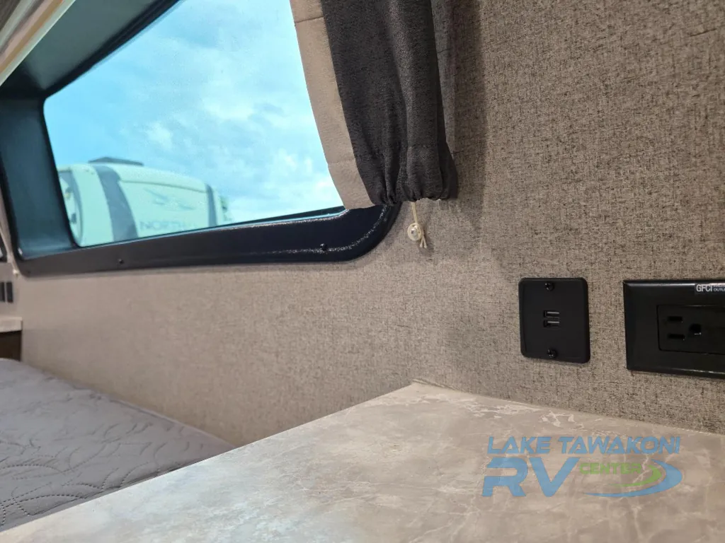 2020 Forest River Rockwood Ultra Lite 2902SW, Photos photo 23