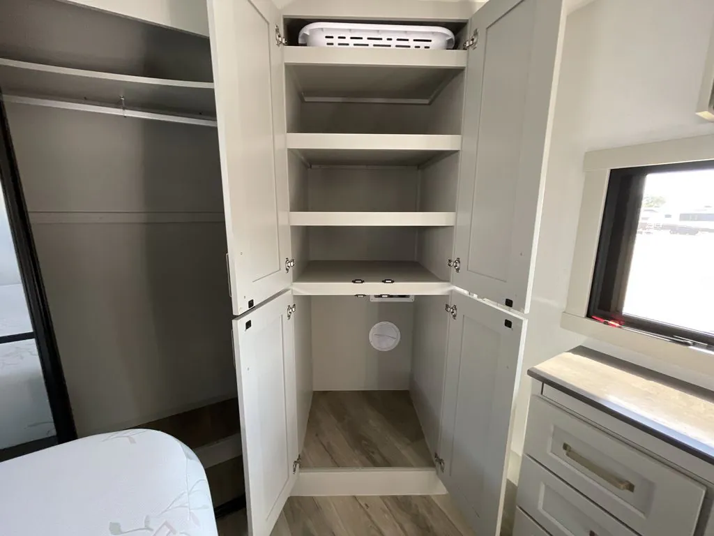 2025 Brinkley Model G 3250, Photos photo 69