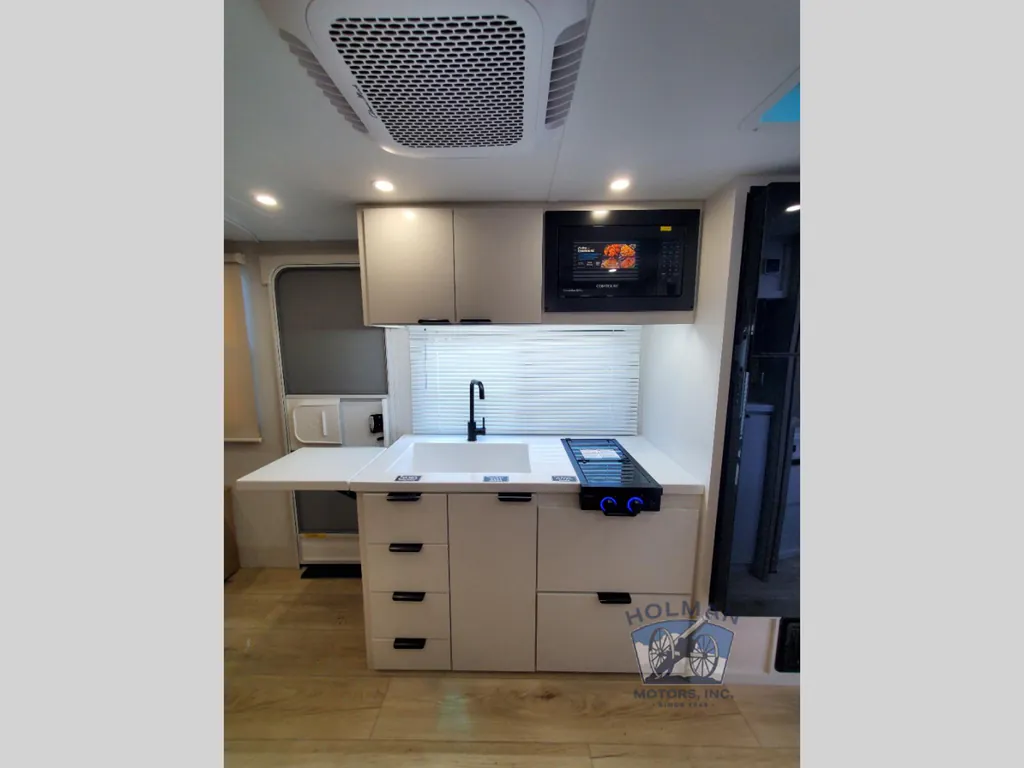 2027 Winnebago Micro Minnie 2108DS, Photos photo 30