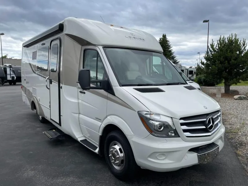 2015 Leisure Travel Unity 24MB - Main photo