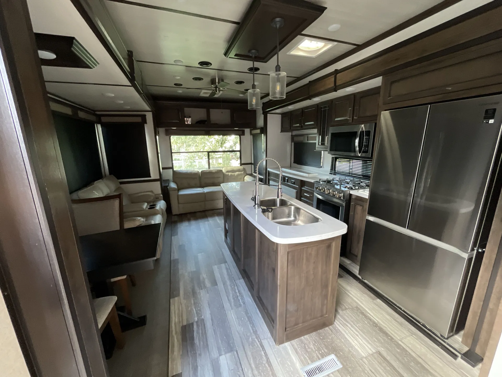 2022 Dutchmen Yukon 320RL - Photo 3